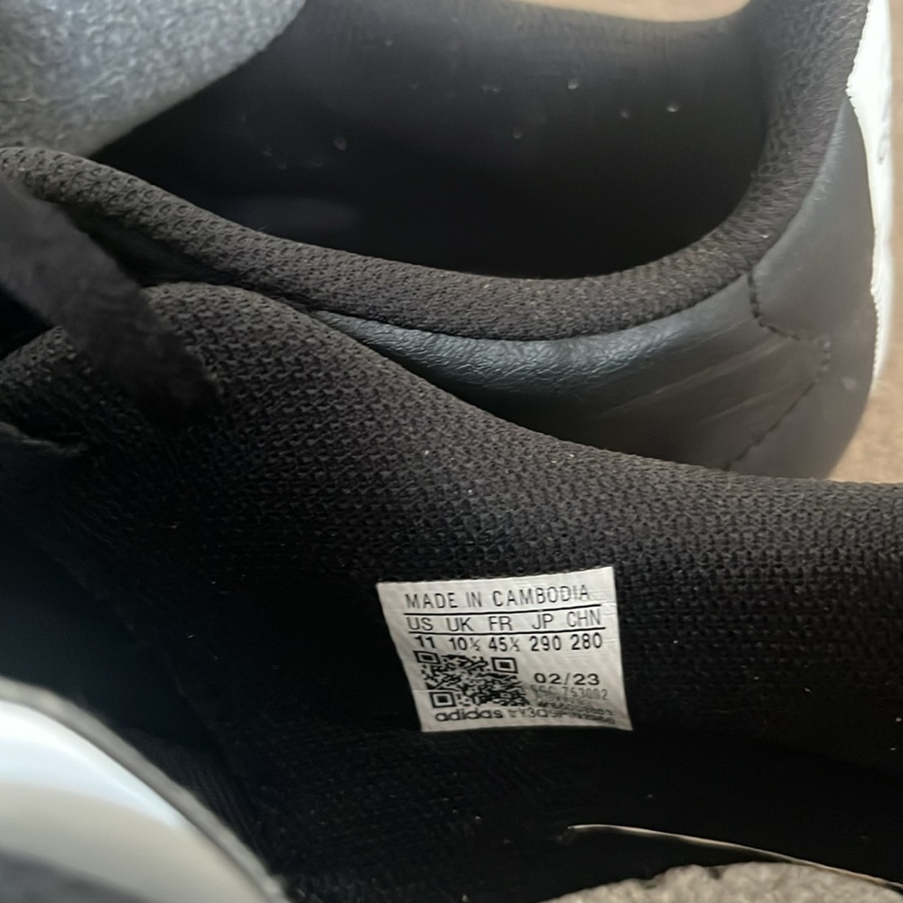 Adidas - Picture 2 of 4